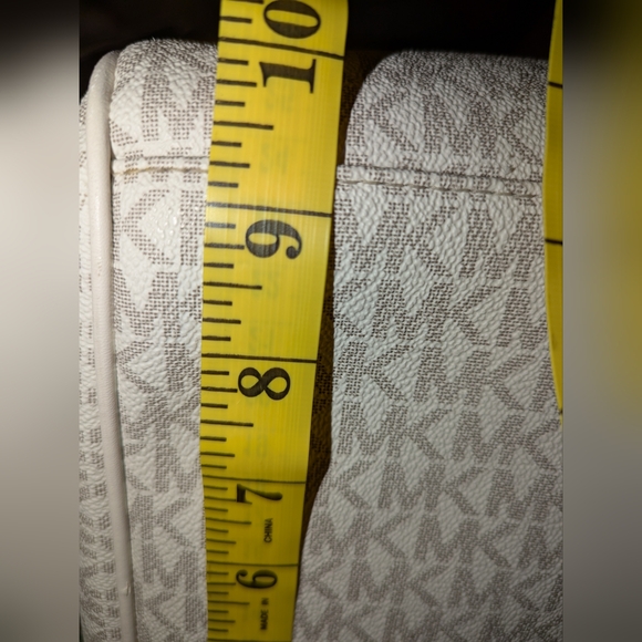 Michael Kors Jet Set Travel Large Duffle PVC Signature Light Cream Multi NWOT - Picture 13 of 13